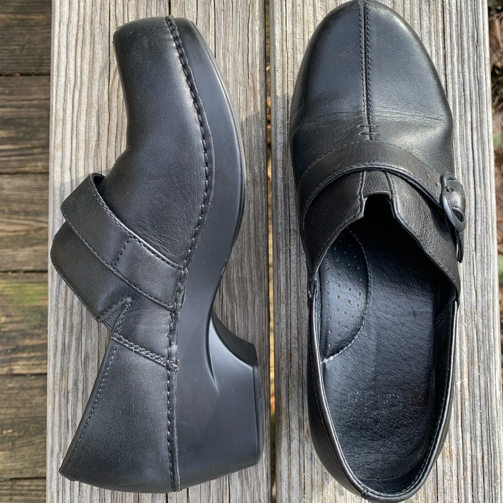 Dansko Tamara Black Leather Clog